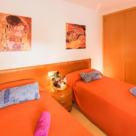 Apartment Schoene Mit Terrasse Und Pool Nahe Dem Und Geschaeften Inmosantos Daniel Tipob *